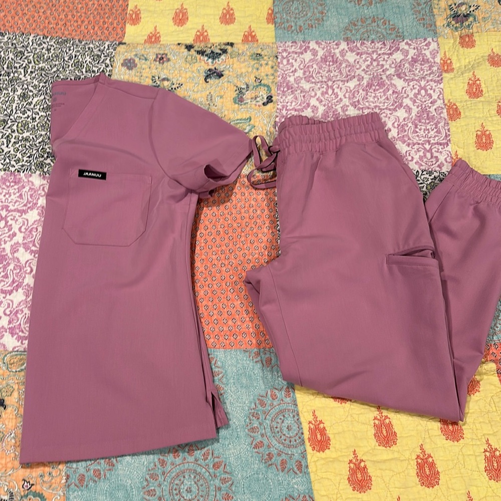 Jaanuu Women's Pink Scrub Set